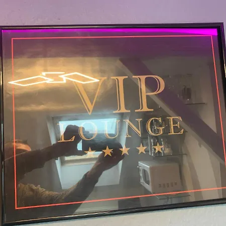 Best-preis -vip Lounge- Mit Netflix, Self-check-in, Ebike Ladestation, Fahrradraum, Wlan Und Netflix - Direkt Am Elberadweg Im Herzen Von *
