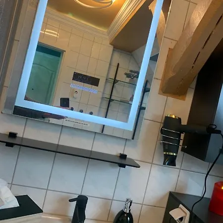 Best-preis -vip Lounge- Mit Netflix, Self-check-in, Ebike Ladestation, Fahrradraum, Wlan Und Netflix - Direkt Am Elberadweg Im Herzen Von Wittenberge