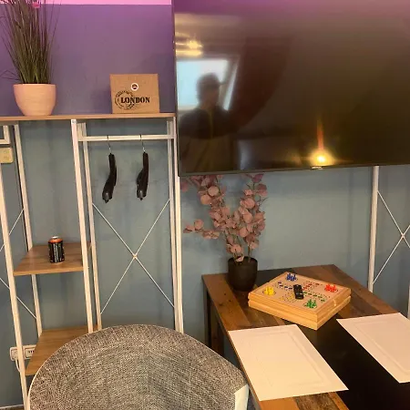 Best-preis -vip Lounge- Mit Netflix, Self-check-in, Ebike Ladestation, Fahrradraum, Wlan Und Netflix - Direkt Am Elberadweg Im Herzen Von Wittenberge