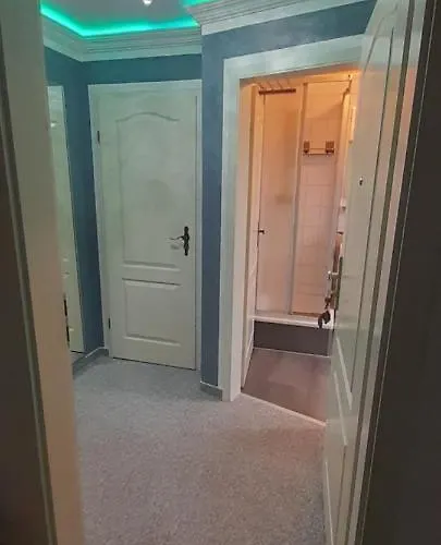 Elberadweg Vip Lounge: Riverside Comfort With Netflix & E-bike Station