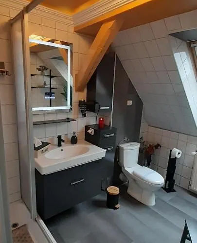 Elberadweg Vip Lounge: Riverside Comfort With Netflix & E-bike Station *