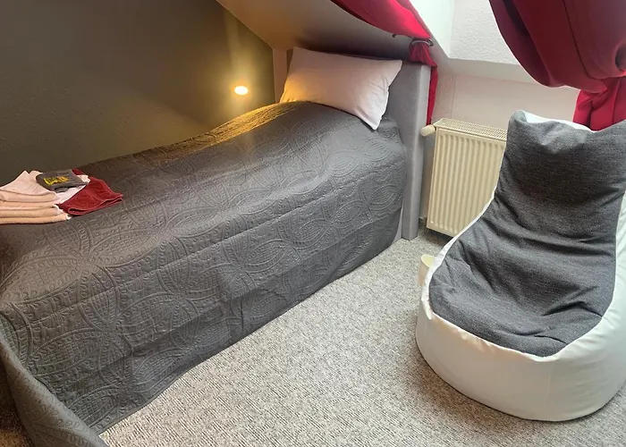 Apartment Elberadweg Vip Lounge: Riverside Comfort With Netflix & E-bike Station *